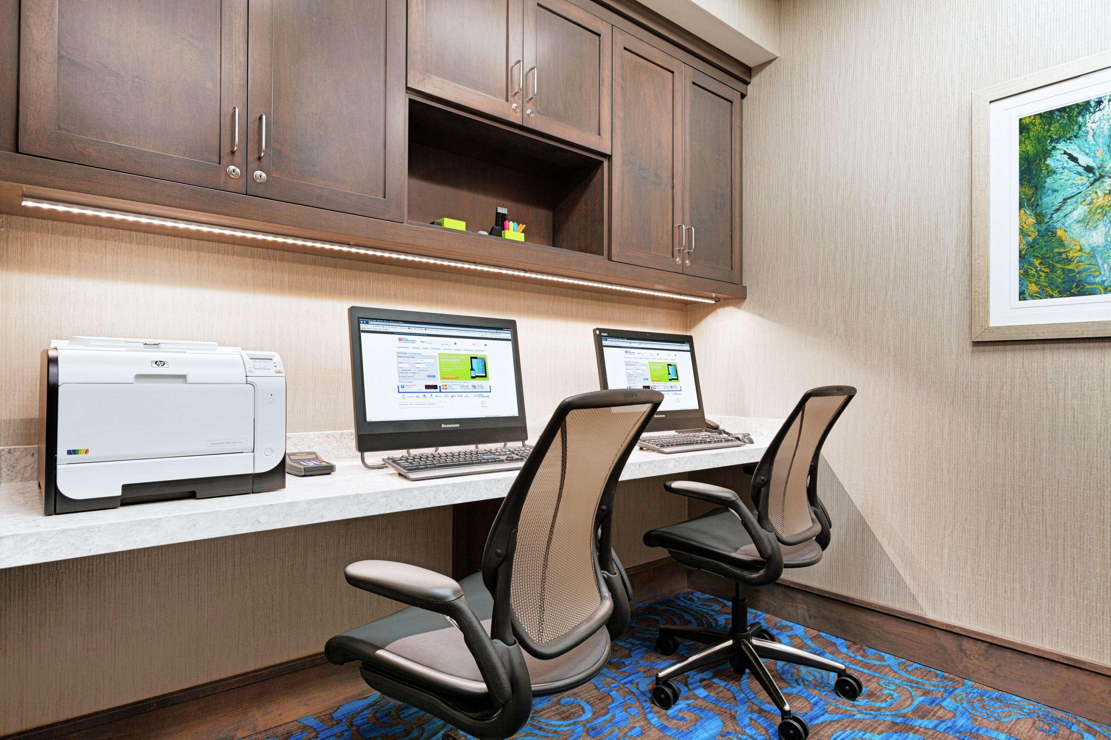 Hilton Garden Inn Lenox פיטספילד מראה חיצוני תמונה