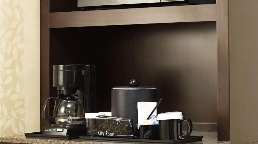 Hilton Garden Inn Lenox פיטספילד מראה חיצוני תמונה