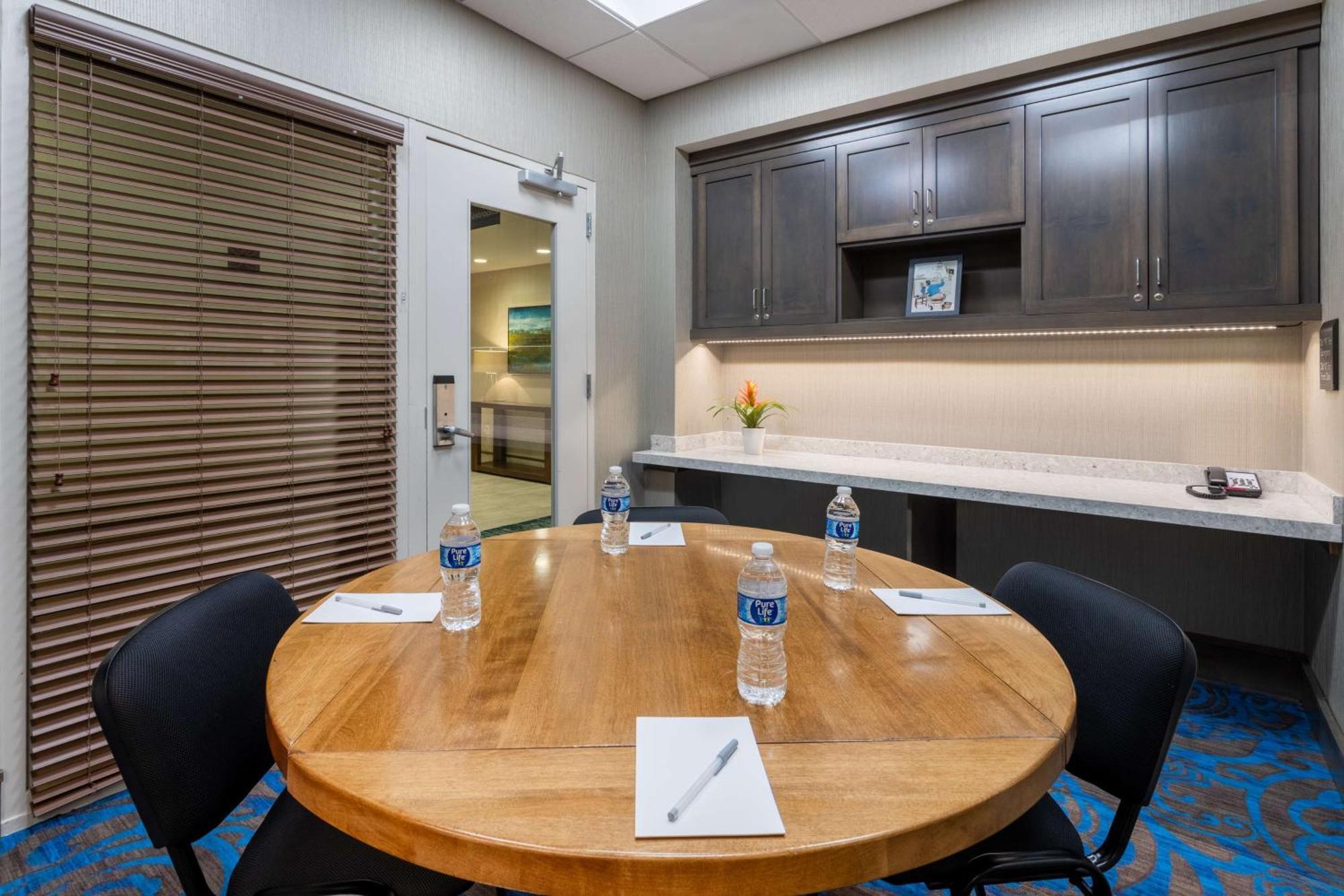 Hilton Garden Inn Lenox פיטספילד מראה חיצוני תמונה