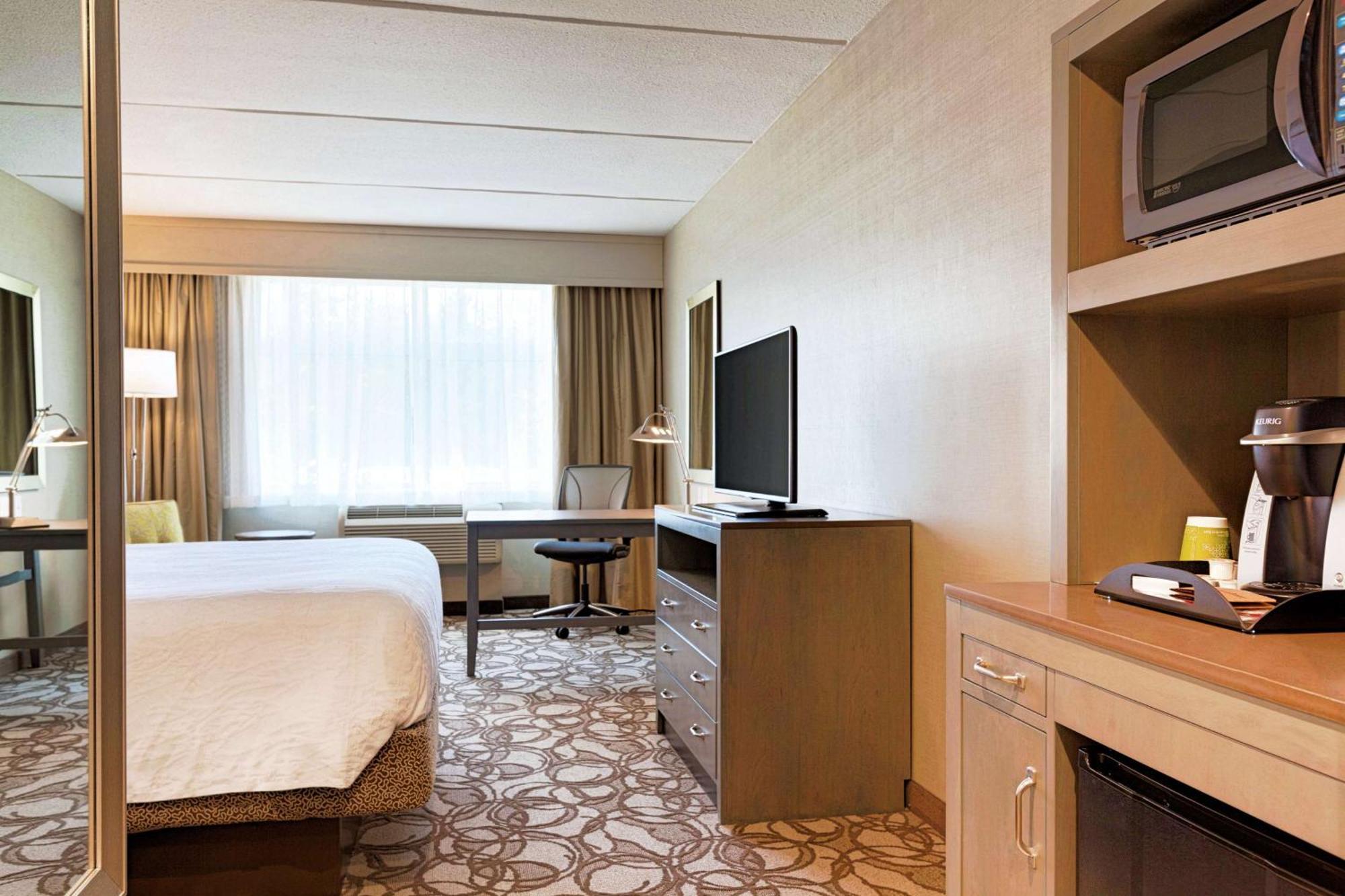 Hilton Garden Inn Lenox פיטספילד מראה חיצוני תמונה