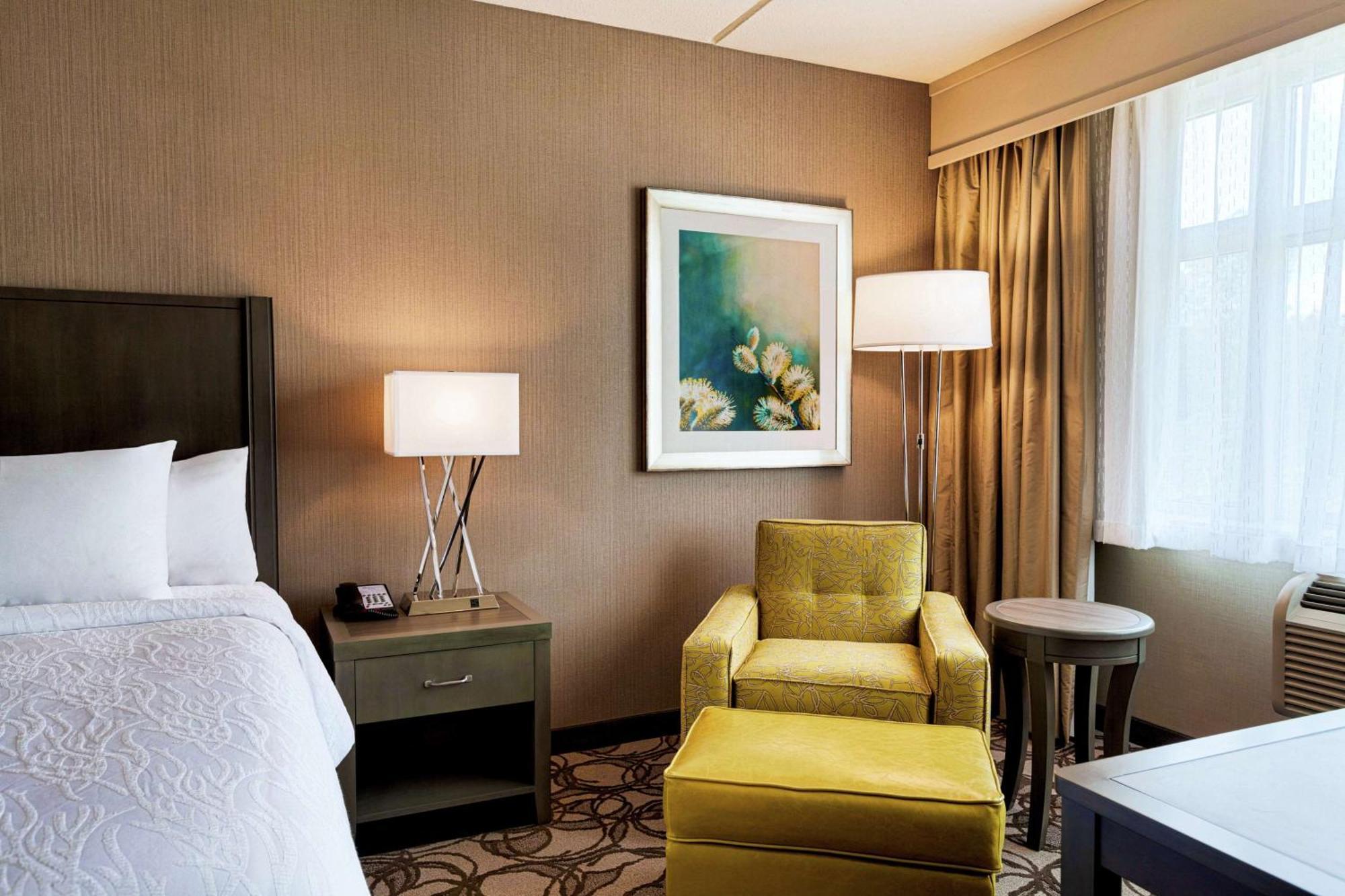 Hilton Garden Inn Lenox פיטספילד מראה חיצוני תמונה